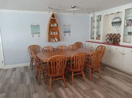 Nautical Haven 175 FT Private Waterfront/Dock/4 Kayaks/5 Min 4 Groceries