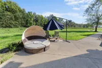 Peaceful Country Retreat 20 acres Private Pond