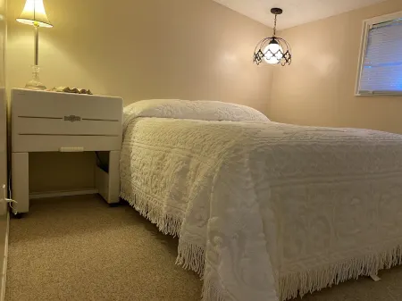 Quiet apartment at the mouth of meadow mountains.  Located right off of i15.