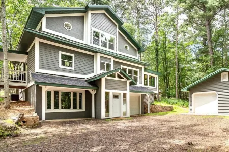 Newly Renovated! Great Location in Crosslake!