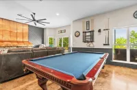 NEWLake it Easy” a lakefront 6BR 6BA retreat, with pool and large game room!