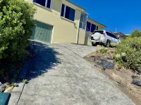 Spacious, Sunny House with View of Mt. Wellington