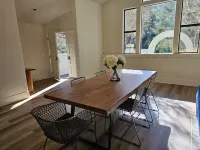 West Side 3BR/3BA - En suite layout, Pool&Hot Tub, nestled in oak covered hills!
