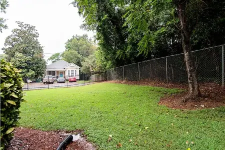 ATH  Apple - Convenient to UGA & Downtown!