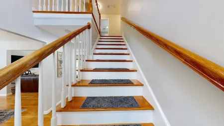 Spacious 4-bedroom house in charming Worcester with AC, WiFi