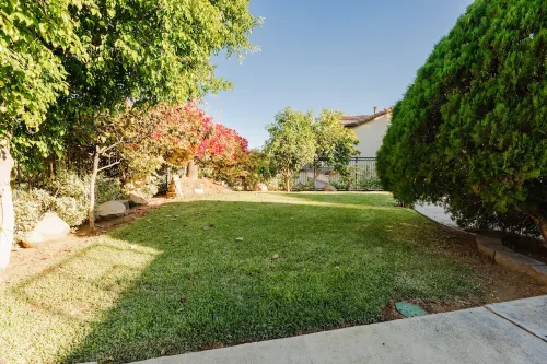 Gated Suite - King Bed, Cozy, Quiet, Kitchen, Pool