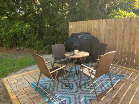 Cozy, Coastal Retreat! Minutes from Parris Island! Отели в г. Порт Ройал