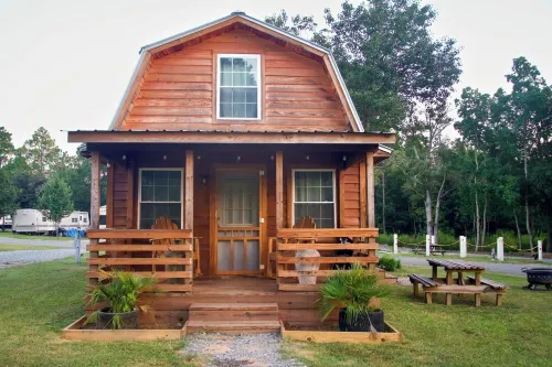 Georgia Golf Cottage with 9-hole course, pool, tennis court, clubhouse and more!