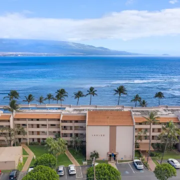 Sea La Vie Secluded Oceanfront condo, Magical Sunrise romantic honeymoon Getaway