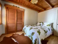 Luxurious & Modern 3 BR 1.5 Bath Log Cabin Hotels in Copake