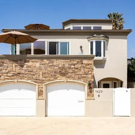 Contemporary Beach Getaway with Expansive Views