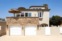 Contemporary Beach Getaway with Expansive Views