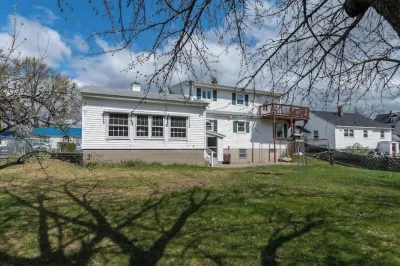 Garage, Fully Fenced Yard, Sleep 7, Walk to Downtown Hotel in zona Little Red Schoolhouse