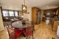 Early Bird Discount - Ski House with Workspace + Views!