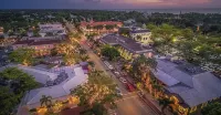 Newly Updated Luxury Condo at Naples Bay Resort - Pools, Spa, Lazy River & More!