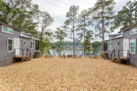 Waterfront Luxury Tiny Home 360 North on Wilson Lake Close to Robert Trent Jones