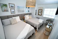 Brand New Listing!  Beautiful - Upscale newly remodeled Modern Tropical Oasis! Hotels near The key lime products