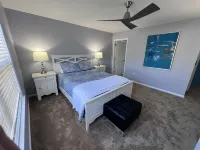 5 BR - 3 BA <2 Primary BR> SLEEPS 10 - 3 Pools - Linens & Bath Towels Provided