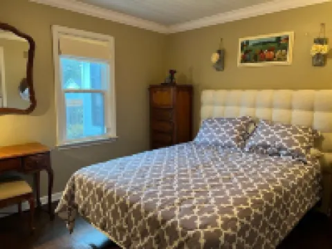 Large Lakehouse with hot tub. walk to public beach in Twin Lakes WI Hotels in Twin Lakes