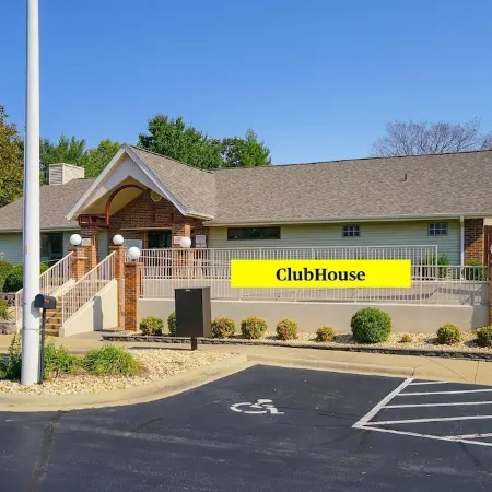 WOW!  Walk in with indoor pool and hot tub in the heart of Branson!