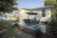 Comfy and Cozy 5 min walk to the Gulf in Historic District