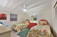 Old Florida Key West Cottage w/ river access