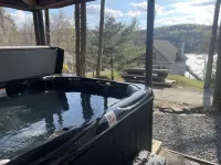 Lake View, Covered Porch, Pet Friendly with Fee & Golf Cart