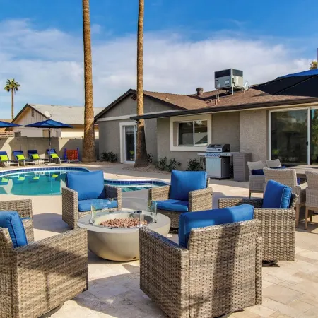 Pool, Spa, Fire Pit, Grown up Swings-Your Own 5Br/3BA Resort-Low Pool Heat Fee