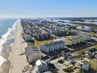 Oceanfront Condo w/Views, Pool + Parking