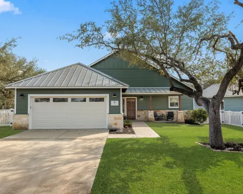 Designer Home in the Heart of Historic Dripping Springs-The Murray House Hotels in Dripping Springs