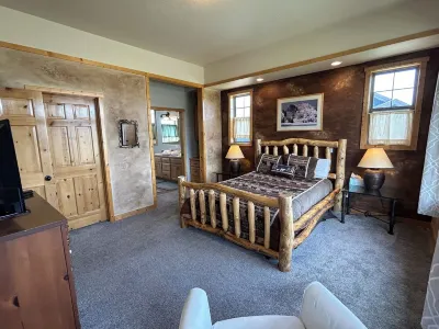 Your home away from home with private hot tub, game room, and majestic views Hotels near Granby Library