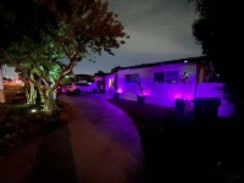 Modern Vacation Home with pool- Conveniently located to Restaurants & Beach Hotels in der Nähe von Museum of Contemporary Art