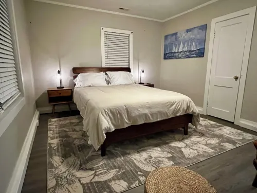 Cozy 2-bedroom cottage with AC and WiFi in enjoyable Southport
