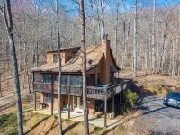 Little Bear Lodge- Pet Friendly-Centrally Located-under New Management Hotels in Towns County