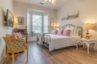 Peaceful, Large Fenced Property, Perfect for Families & Pets in the Hill Country