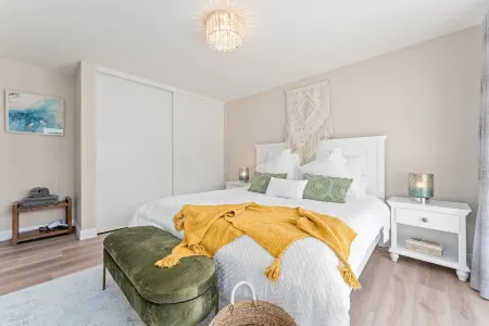 beautiful and quiet/2 beds/2baths house Отели в г. Глендора