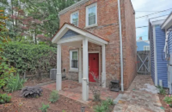 Cozy & Historic 1790 Guest House Steps to River St, Food, and Entertainment!