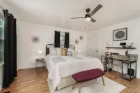 NEW- Large Solar Powered Home, 5 Bed 2 Bath
