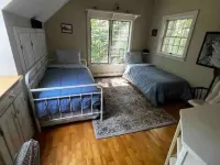 Edgewater Retreat on Little Sebago Lake - Lakefront w/Sauna & EV Charger 格里住宿飯店