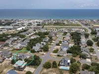 Private efficiency close to the beach & bay! Great for couples. Dog-friendly.