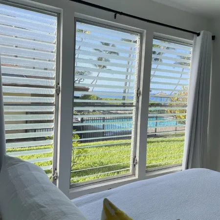 Oceanfront ground level recent remodel at Kona Isle