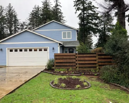 Cozy coastal home near ocean beaches, hiking, and more! Hotels in Port Orford