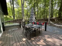 Cozy 3 Bedroom Chalet with Hot Tub - Chalets