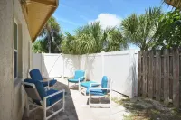 Perfect Beach Location - Spacious, Modern Cottage