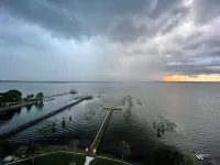 2 Bed/2 Bath Condo - Close to Downtown Sebring & Racetrack セブリングのホテル