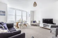 Sea Breeze-Cliff Terrace -Hunstanton. 3 Bedroom Apartment -Sea View
