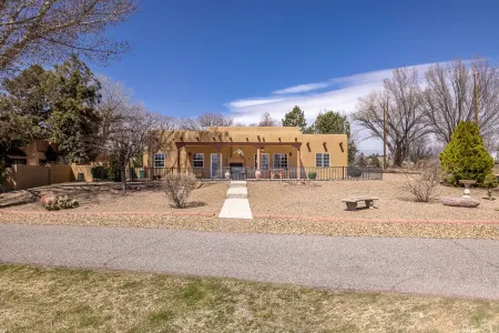 Southwestern Home with Golf Course Views