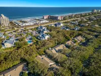 SeaWoods VILLA. WALK to the Beach!