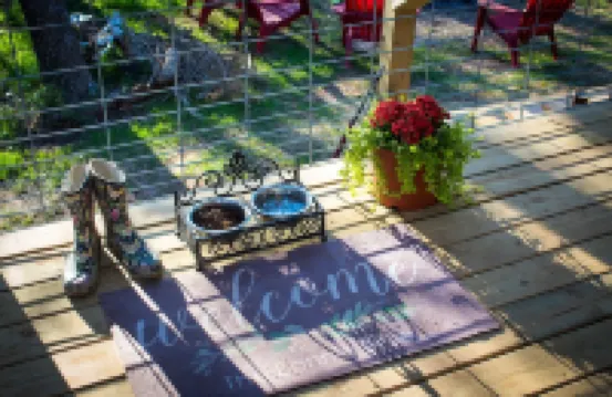 Lake Texoma wooded retreat near Marina Del Rey