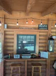 Cozy 2-bedroom lodge near Higgins Lake with WiFi, AC